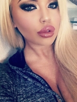 G cup bimbo