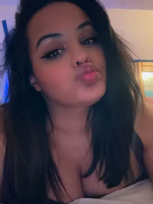 Big Titty Gamer Girl