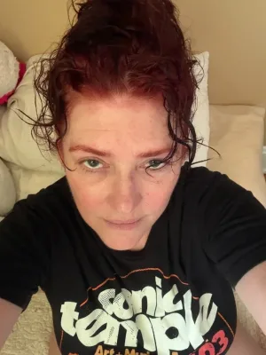 Sugar Fuck me on all fours and pull my Red Hair