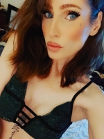 HOUSEWIFE AKA SQUIRTGun