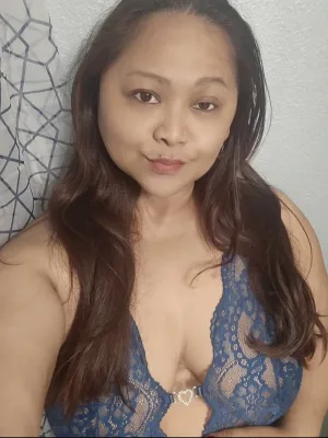 HotyChick Ready to Pounce and Play Your Wildest Desires