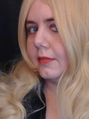 Naughty Curvy MILF Cockslut