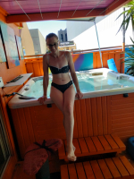 Sexy Sarah Jayne says Chat with me please Talk to me right now